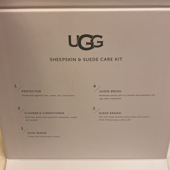 UGG Bailey Bow Size 6 - Picture 17 of 17